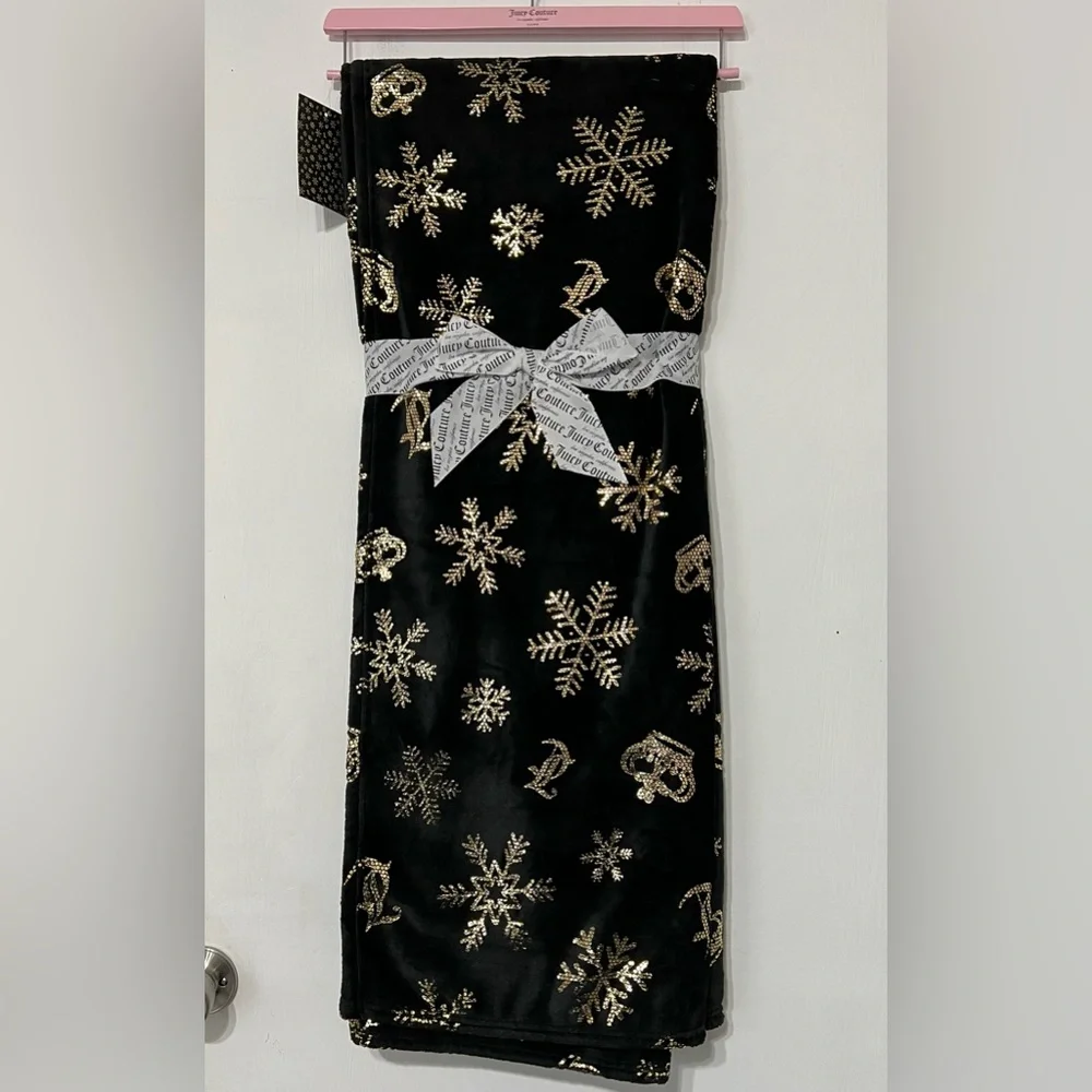 Juicy Couture Snowflake Black & Gold Throw Blanket Holiday Christmas